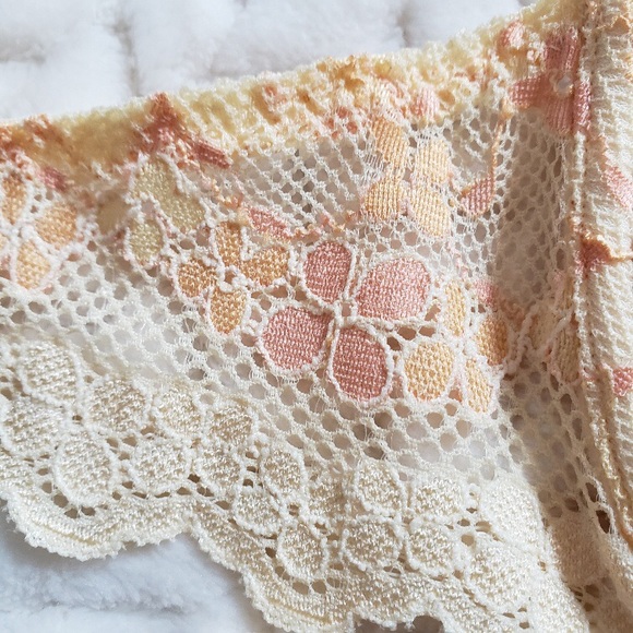 TRIUMPH Retro Lace/Embroidered Bra & Tanga Set - Picture 3 of 3